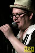 King Hammond (UK) with The Loveboats Skankin- Round The X-Mas Tree - Kassablanca, Jena 26. Dezember 2011 (7).JPG